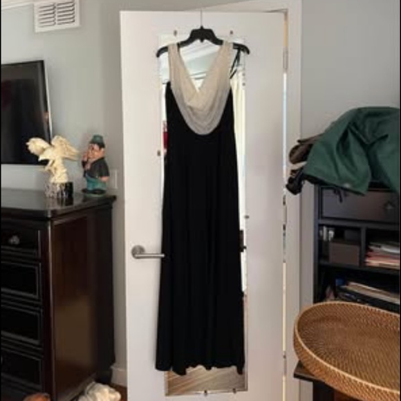 EVENING GOWN SIZE 10 - Picture 4 of 4